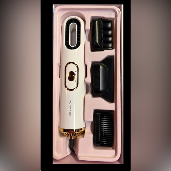 Opulence Lightweight Hair Dryer with Attachments - Picture 3 of 5